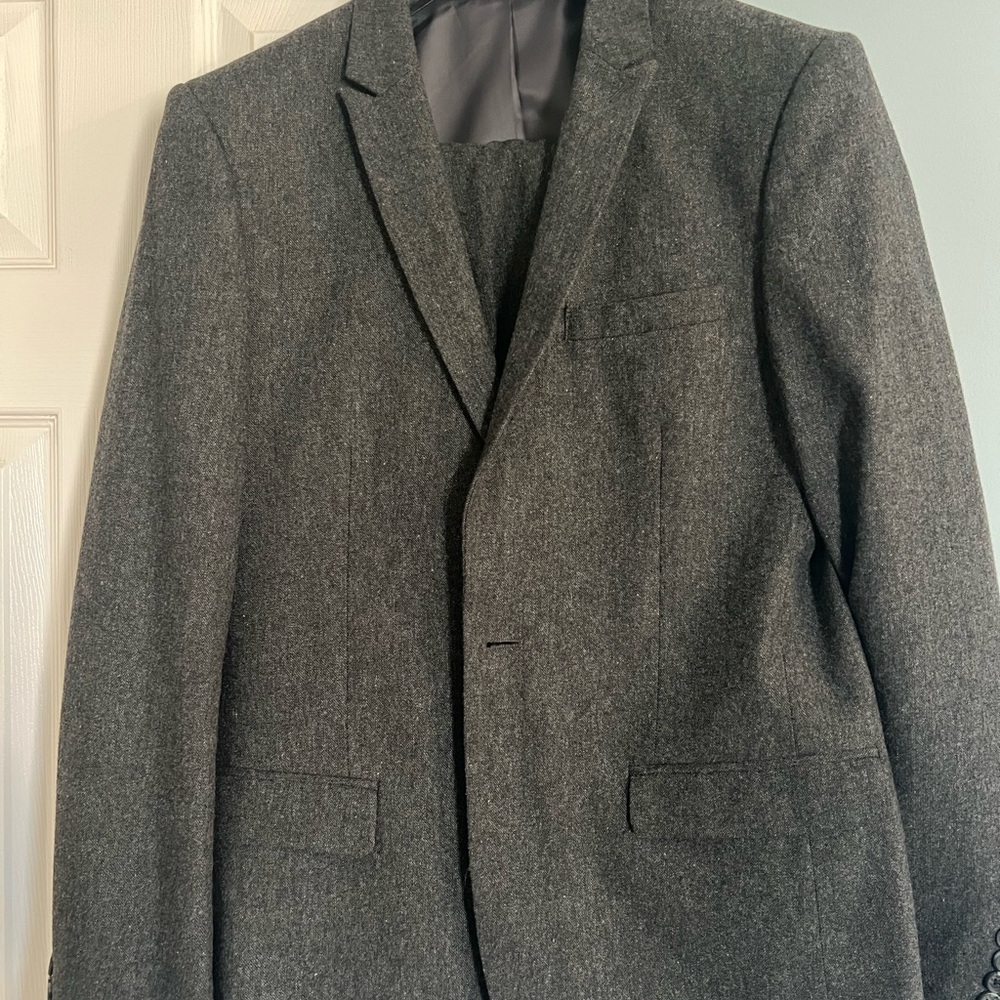 Men's Gray Suit (jacket + pants)